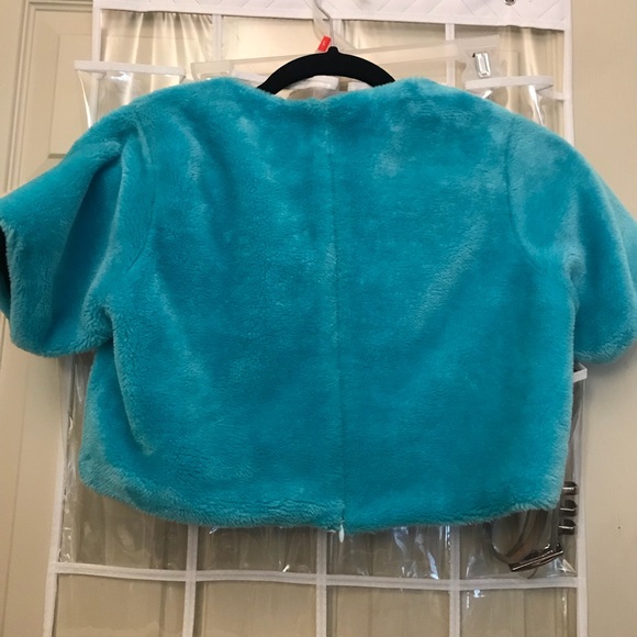 O-mighty blue fur crop top - Picture 3 of 5